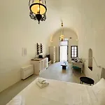 Ikia Kriton * Imerovigli (Santorini)